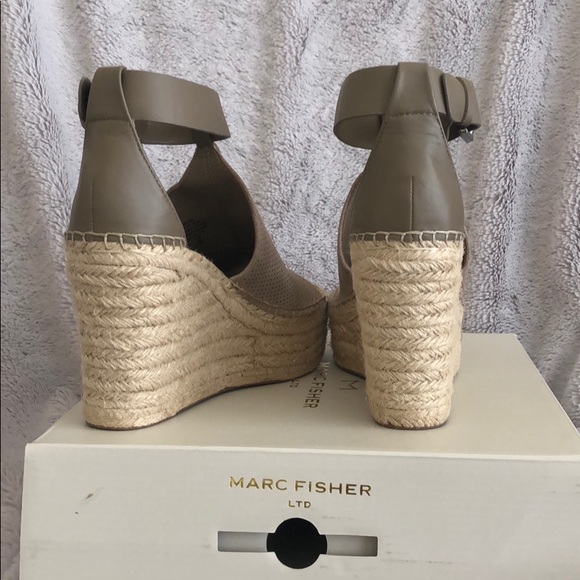 NIB Marc Fisher Annie wedges - Picture 4 of 4